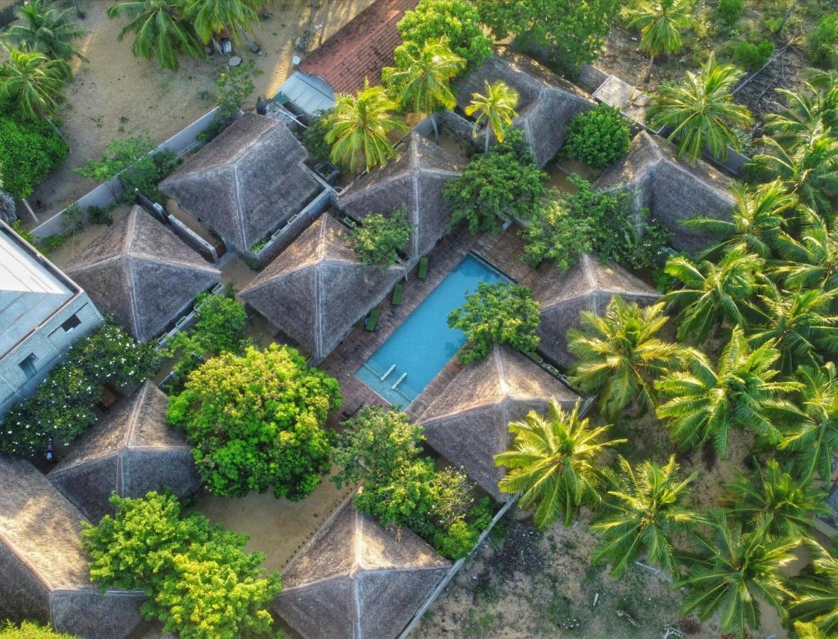 Hiru Villas And Kitesurfing Kalpitiya Esterno foto